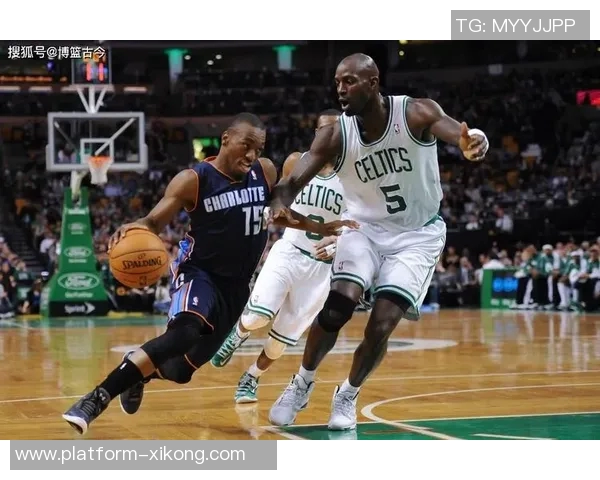 加内特透露与文班深入探讨攻防技巧与心态调整未涉及垃圾话内容