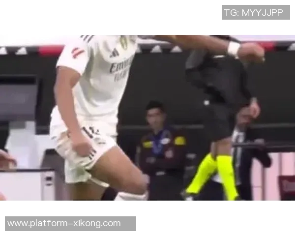 姆巴佩体毛越位引争议VAR技术划线显示仅差几厘米