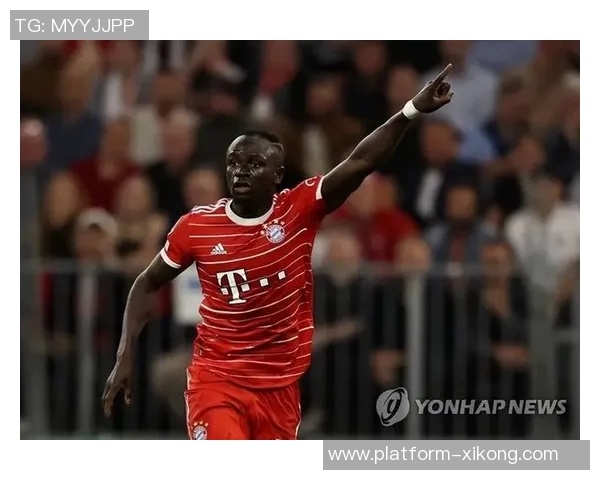 18岁恩迪亚耶因马内激励梦想穿上红军战袍与利物浦签约照片曝光