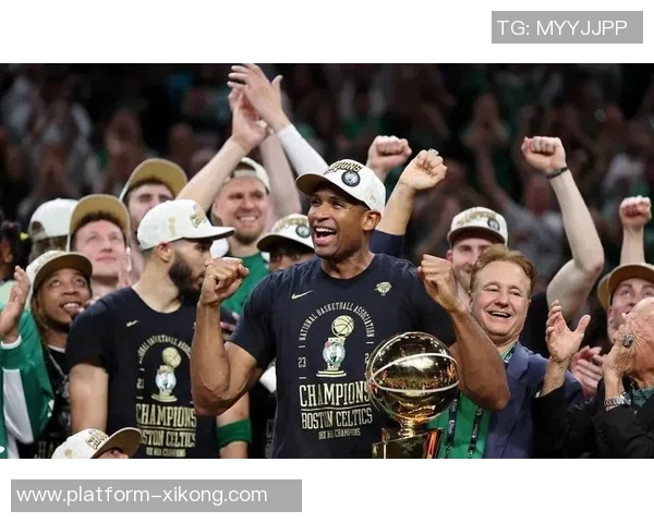 科尔赞霍福德防守智慧精准定位助球队稳固防线